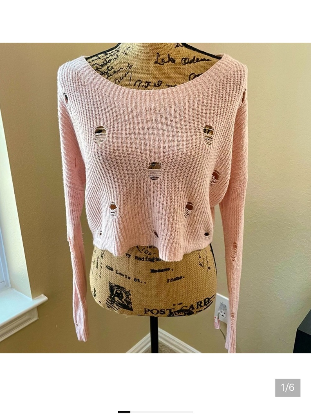 Women's Pink Distressed Cropped Sweater in good condition small